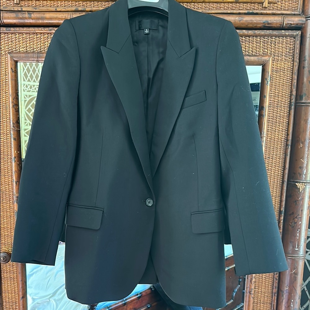 NILI LOTAN SIZE 6- Classic Black Blazer